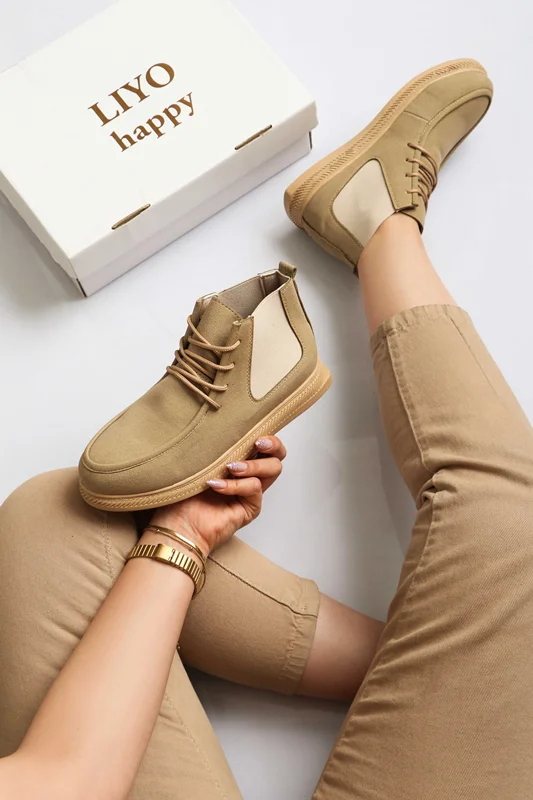 قیمت بوت بندی بغل کش | خرید نیم بوت زنانه جدید | بوت راحتی مدل چوکا | کفش بوت سبز رنگ | بوت مشکی برای استفاده روزمره | نیم بوت قهوه ای زنانه | بوت استایل اسمارت کژوال | کفش زنانه نوآورانه و شیک | بوت تخت سوئیت کرم | استایل با بوت هیبریدی