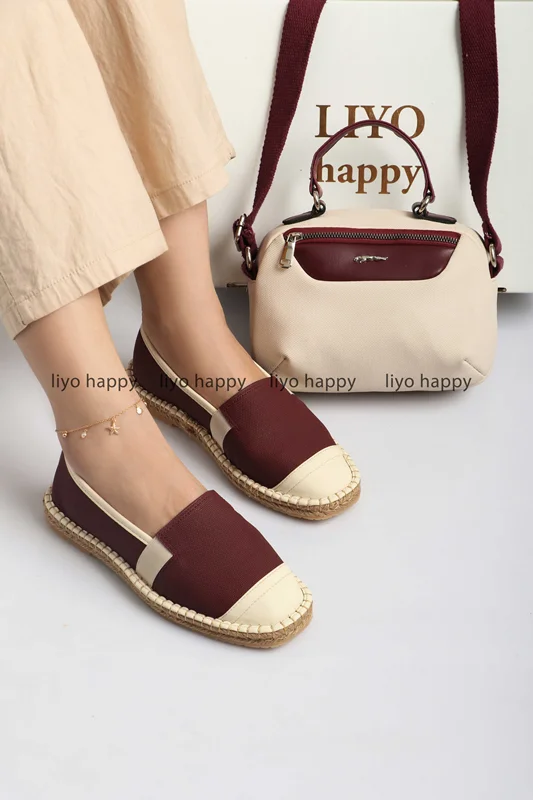 کالج دخترانه شیک به رنگ کرم و زرشکی