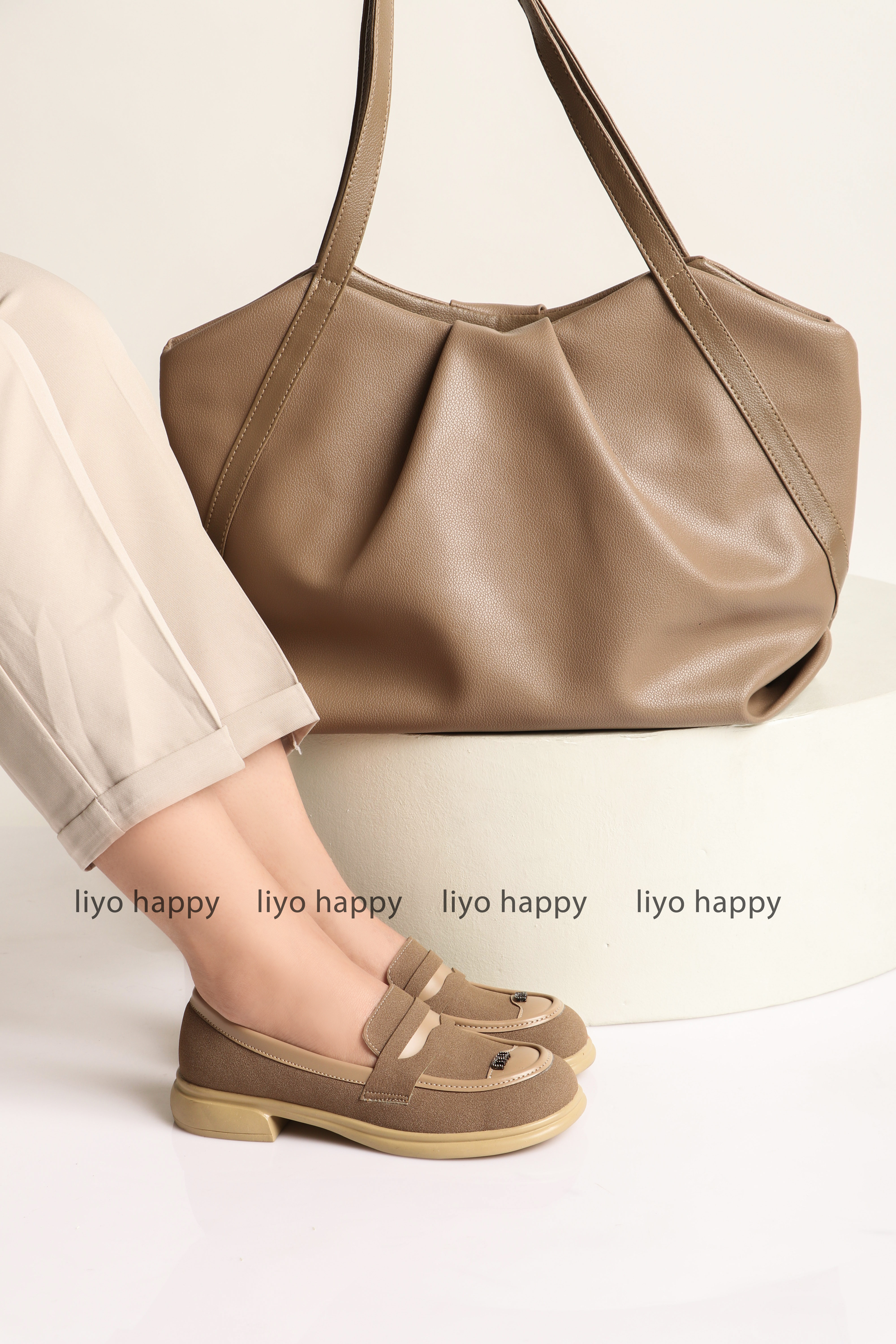 کالج میو میو کد 2805